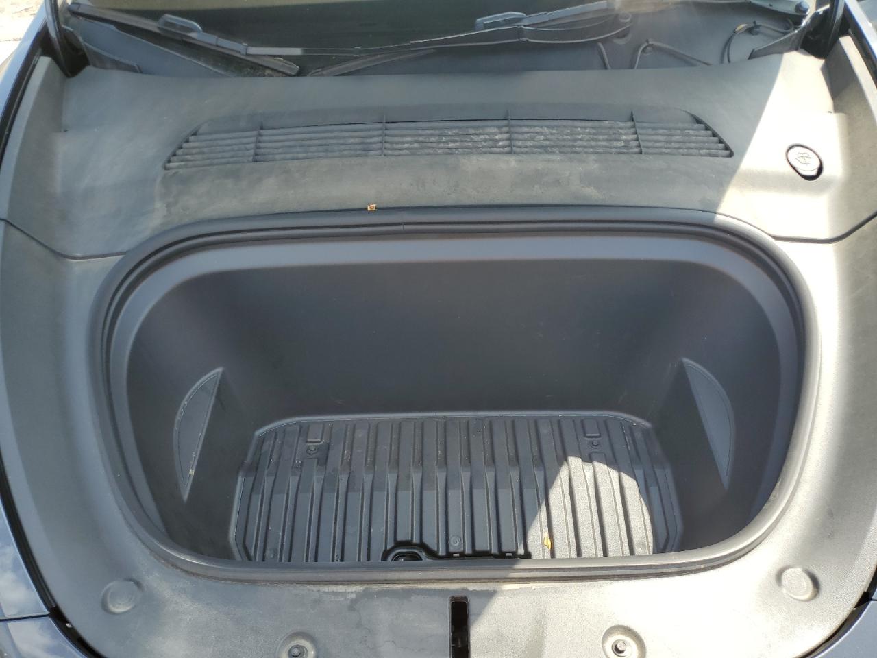 2024 Tesla Model Y VIN: 7SAYGDEE3RA222881 Lot: 80351395