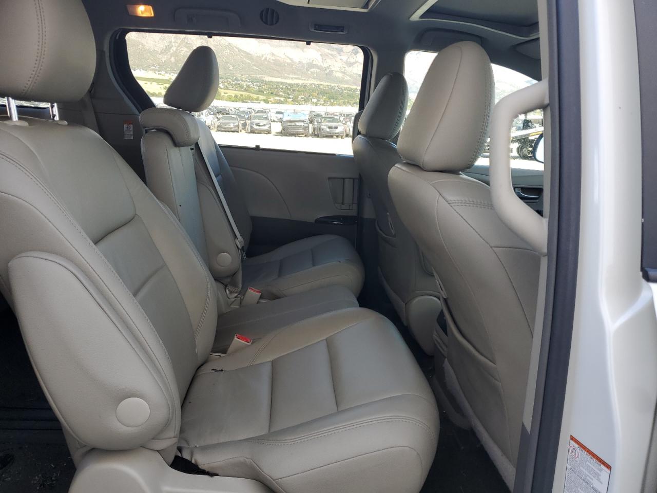 2016 Toyota Sienna Xle VIN: 5TDYK3DC2GS755161 Lot: 83996595