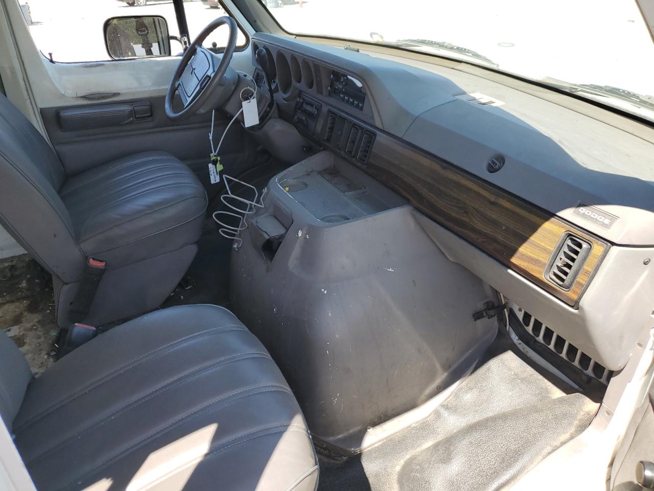 1996 Dodge Ram Van B2500 VIN: 2B7HB21YXTK153713 Lot: 70463315