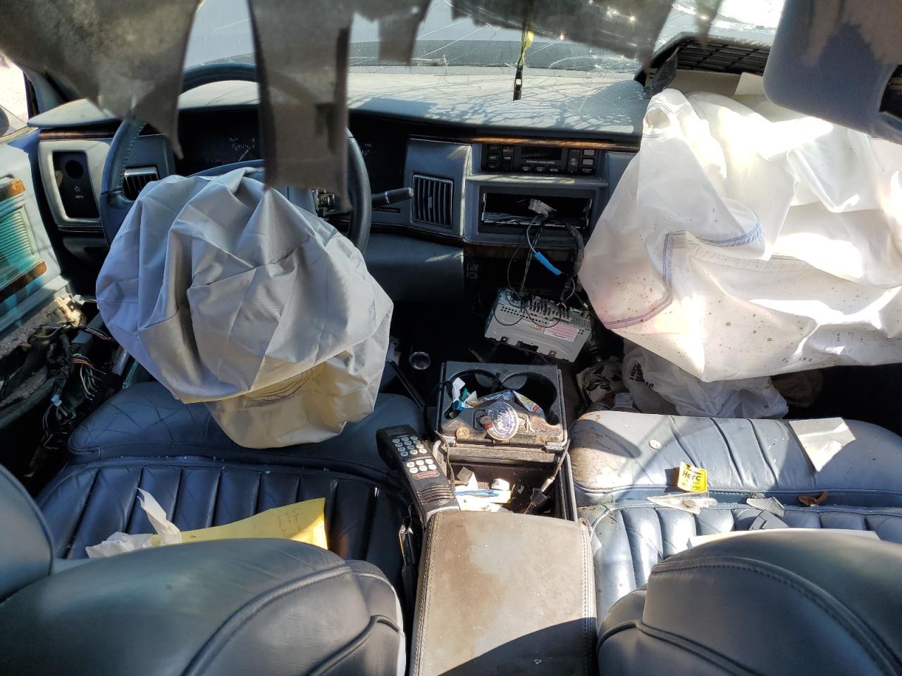 1994 Buick Roadmaster VIN: 1G4BN52P3RR410992 Lot: 80647815