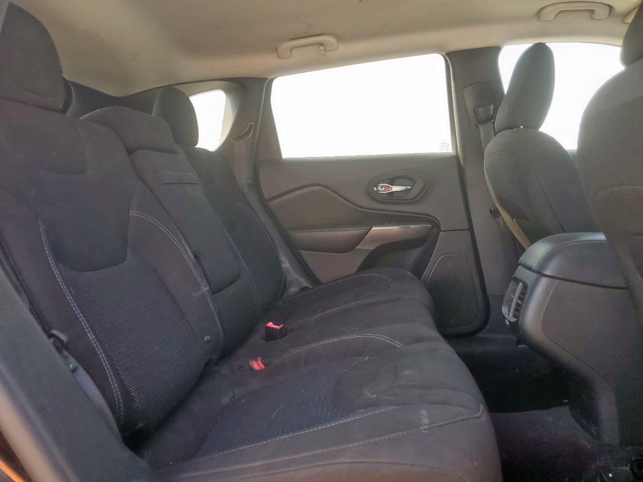 2019 Jeep Cherokee Latitude VIN: 1C4PJLCB5KD247469 Lot: 81076825