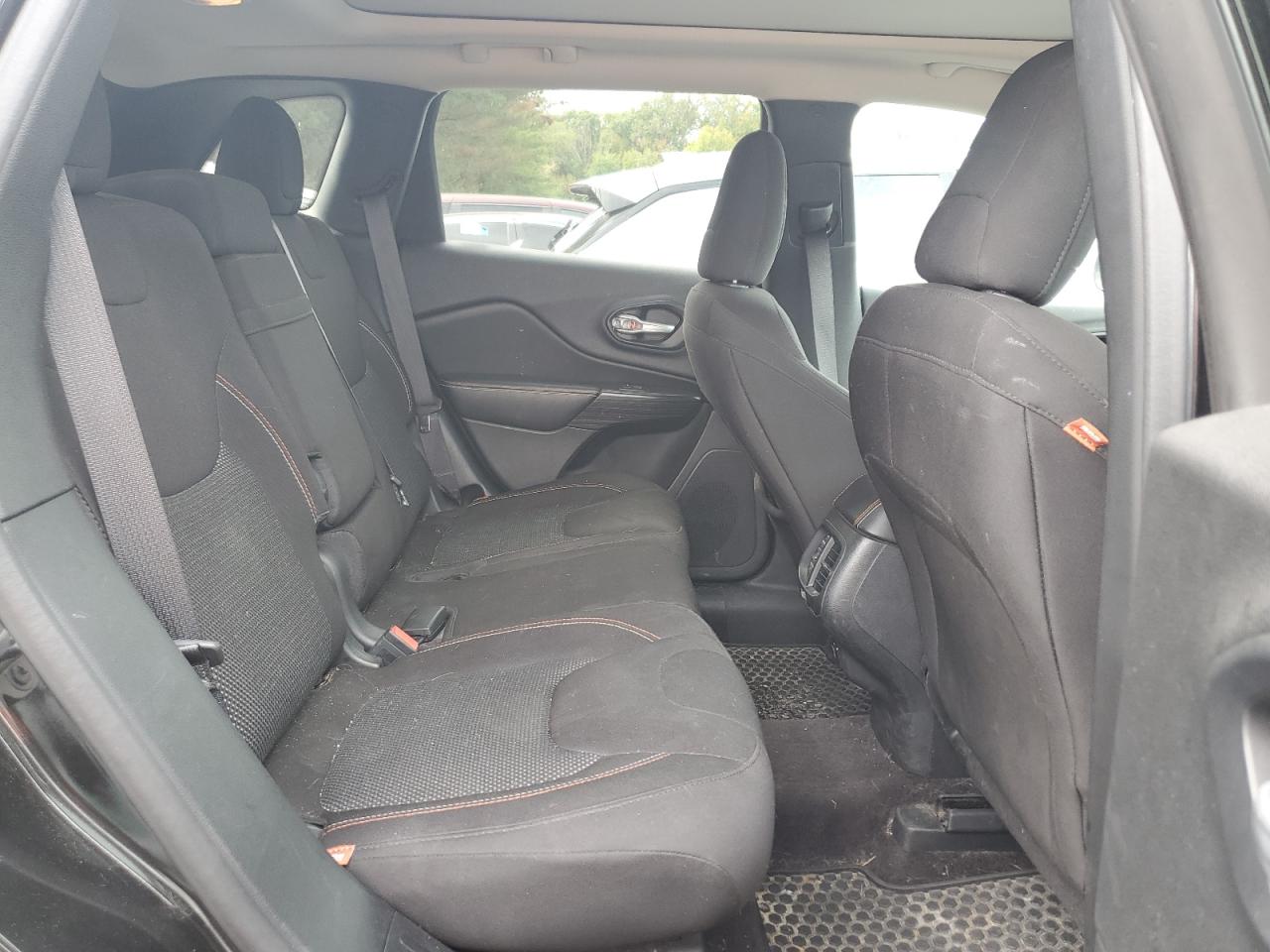 2016 Jeep Cherokee Latitude VIN: 1C4PJMCS5GW309941 Lot: 82045985