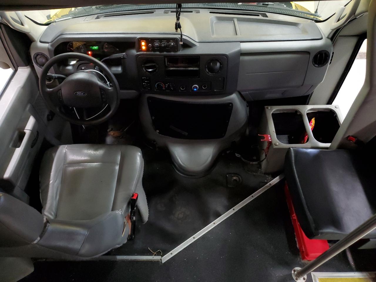 2019 Ford Econoline E450 Super Duty Cutaway Van VIN: 1FDFE4FS5KDC46030 Lot: 81518455