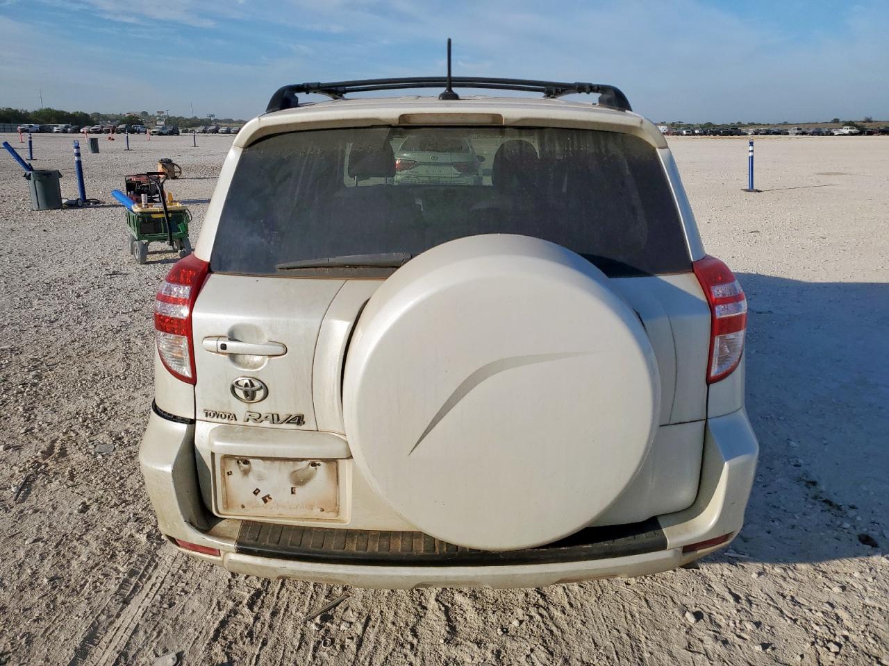 2010 Toyota Rav4 Limited VIN: JTMYF4DV0AD026915 Lot: 84701515