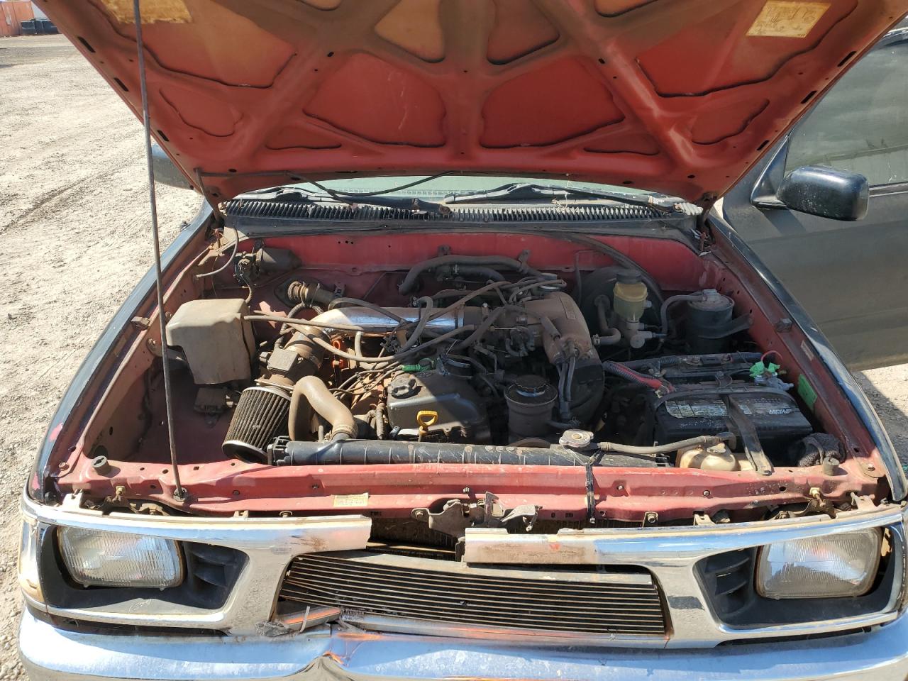 1995 Toyota Tacoma Xtracab VIN: 4TAUN73C4SZ050332 Lot: 84051965