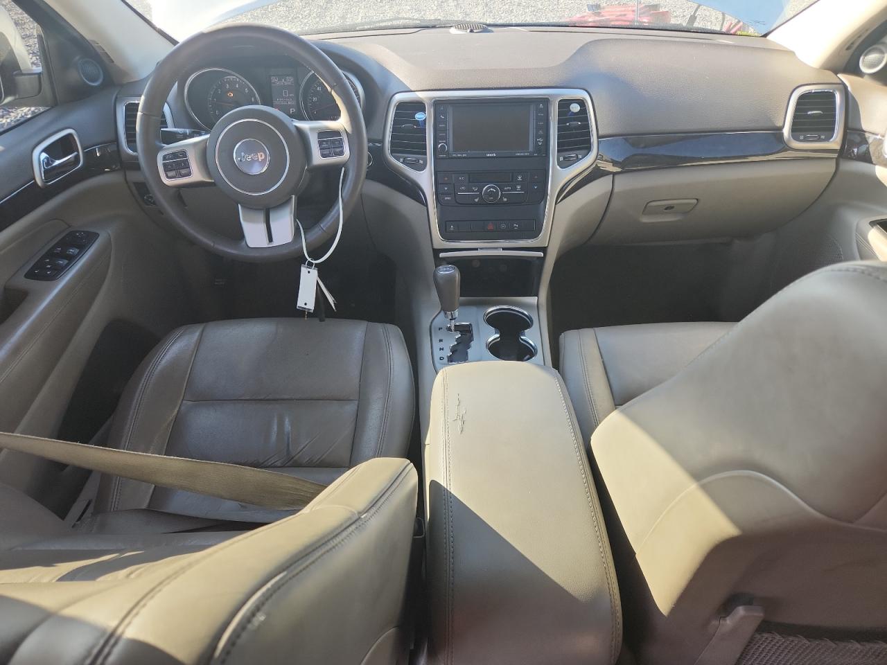 2011 Jeep Grand Cherokee Laredo VIN: 1J4RR4GG4BC737320 Lot: 81830835