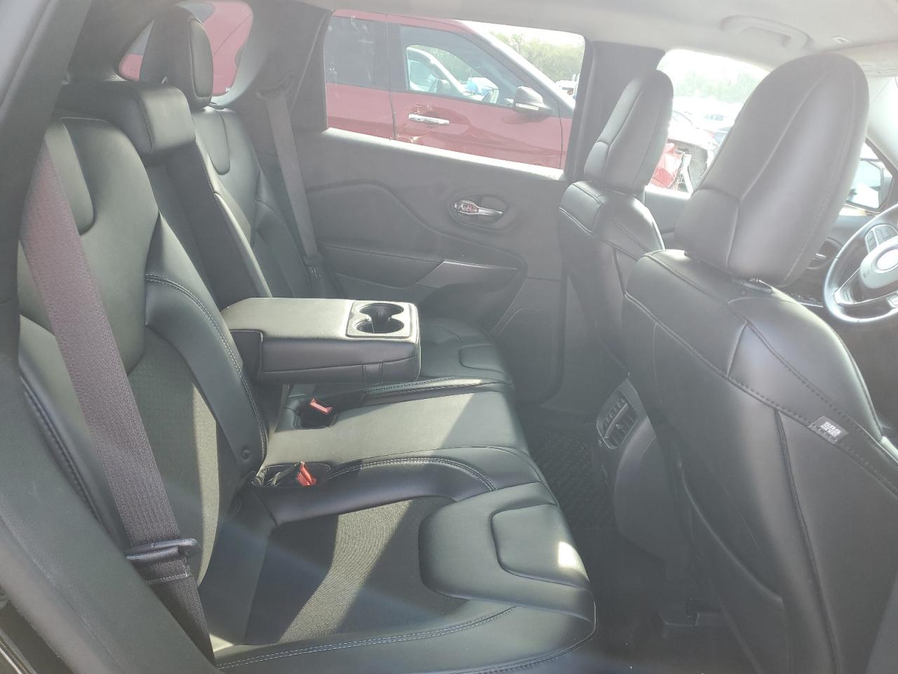 2019 Jeep Cherokee Latitude Plus VIN: 1C4PJLLB9KD312775 Lot: 80225995