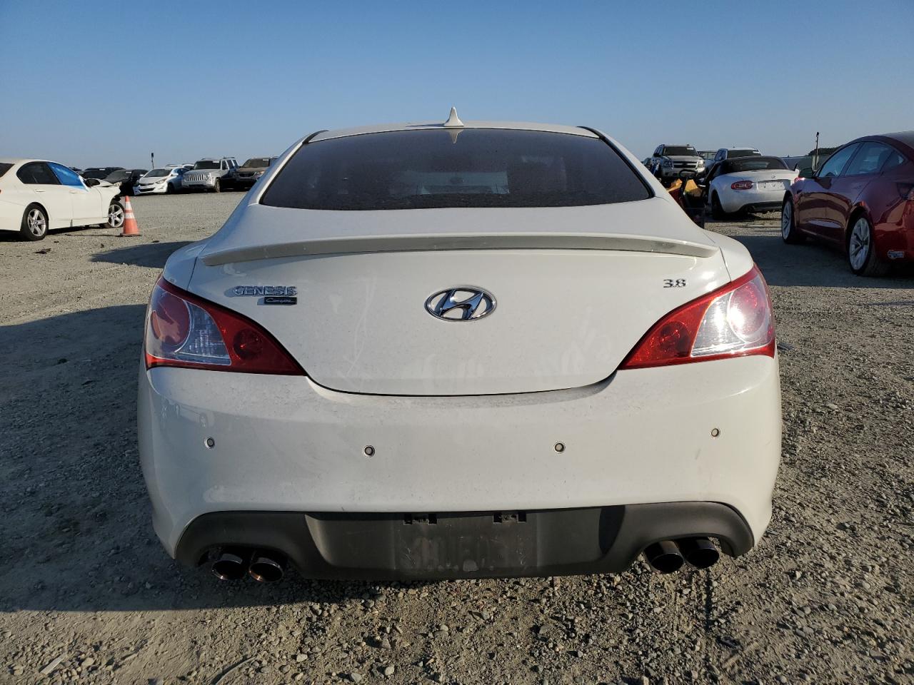 2010 Hyundai Genesis Coupe 3.8L VIN: KMHHU6KH0AU042137 Lot: 84340015