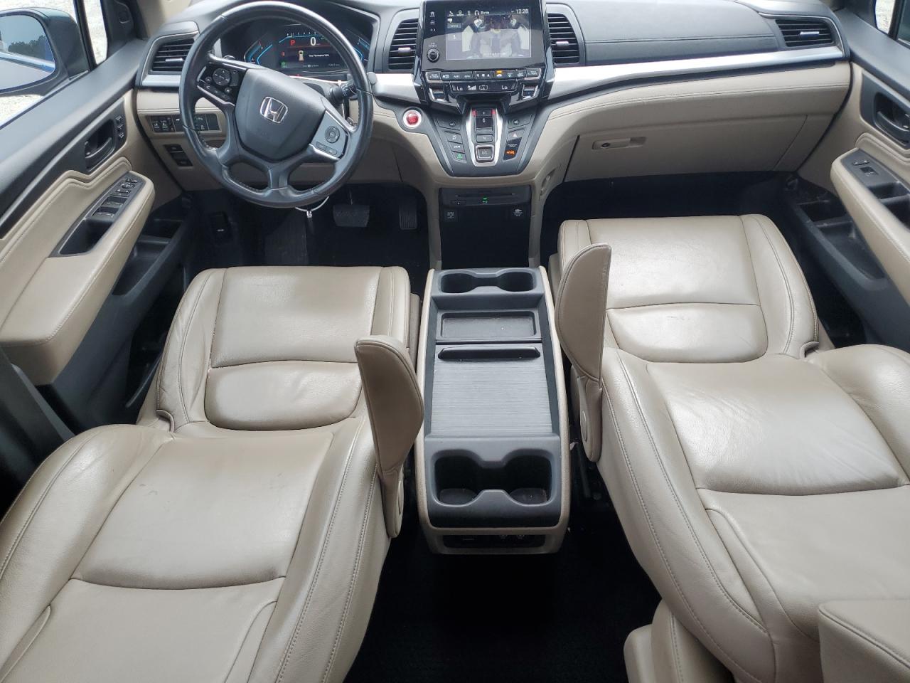 2018 Honda Odyssey Touring VIN: 5FNRL6H80JB048158 Lot: 84539105