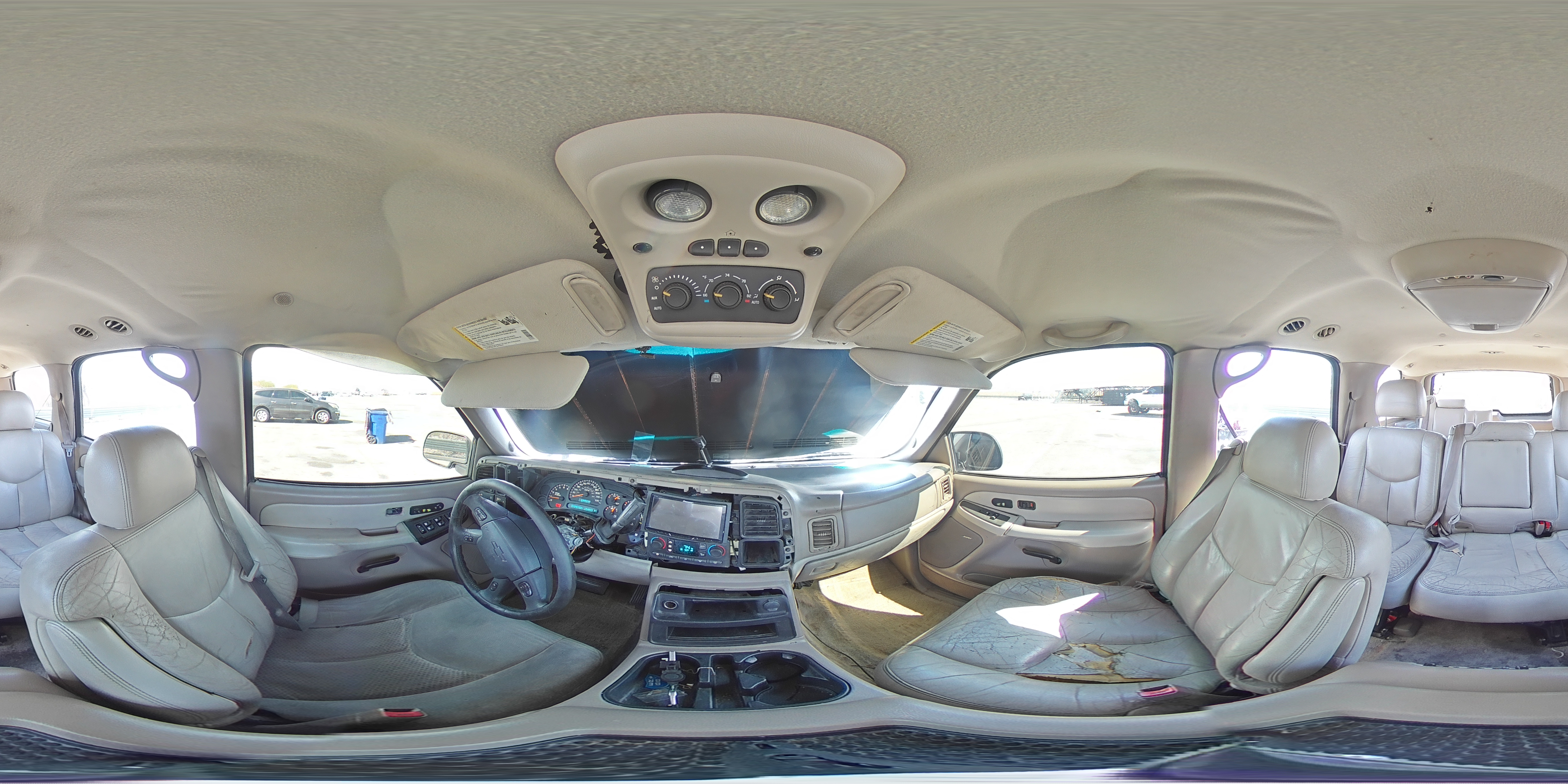 2003 Chevrolet Tahoe C1500 VIN: 1GNEC13T43J152670 Lot: 81712155