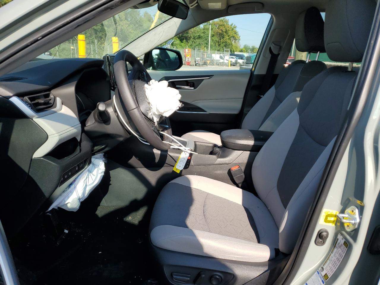 2022 Toyota Rav4 Xle VIN: 2T3P1RFV9NW255722 Lot: 70765075