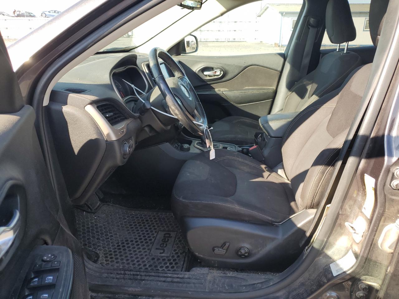 2016 Jeep Cherokee Latitude VIN: 1C4PJMCS4GW102506 Lot: 81114845