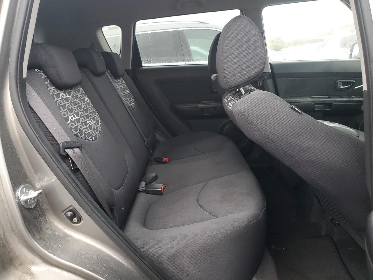 2010 Kia Soul + VIN: KNDJT2A23A7160986 Lot: 81385835