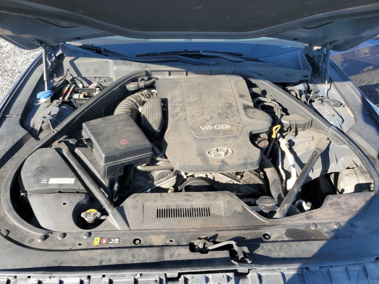 2015 Hyundai Genesis 3.8L VIN: KMHGN4JE3FU027465 Lot: 80197955