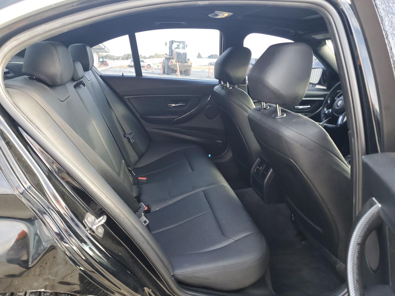 2015 BMW 320 I VIN: WBA3B1C52FK136323 Lot: 80215945