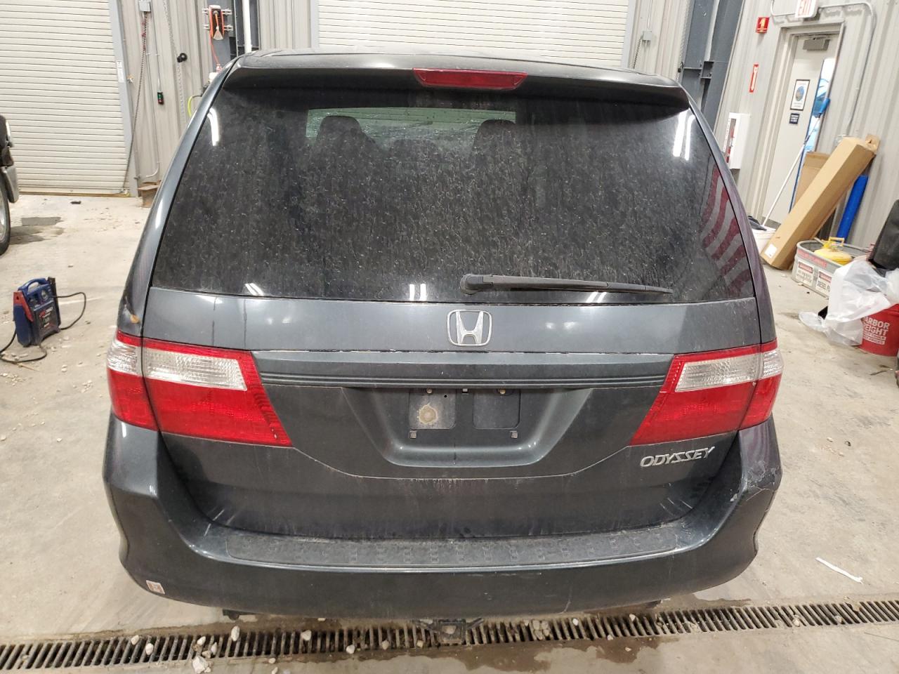 2005 Honda Odyssey Lx VIN: 5FNRL382X5B110942 Lot: 80336785