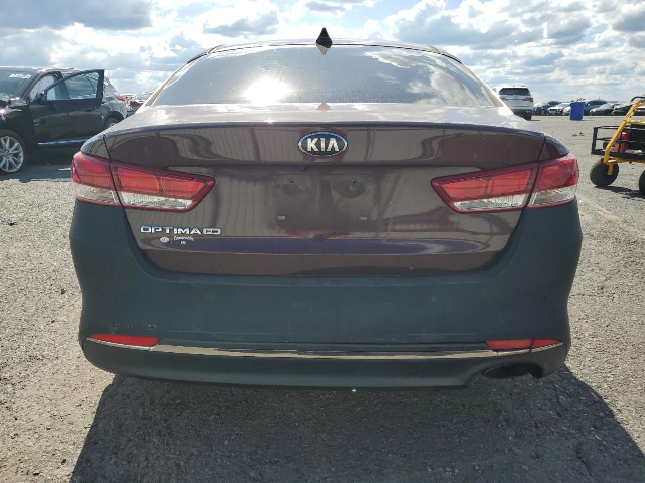 2017 Kia Optima Lx VIN: 5XXGT4L38HG174234 Lot: 71390945