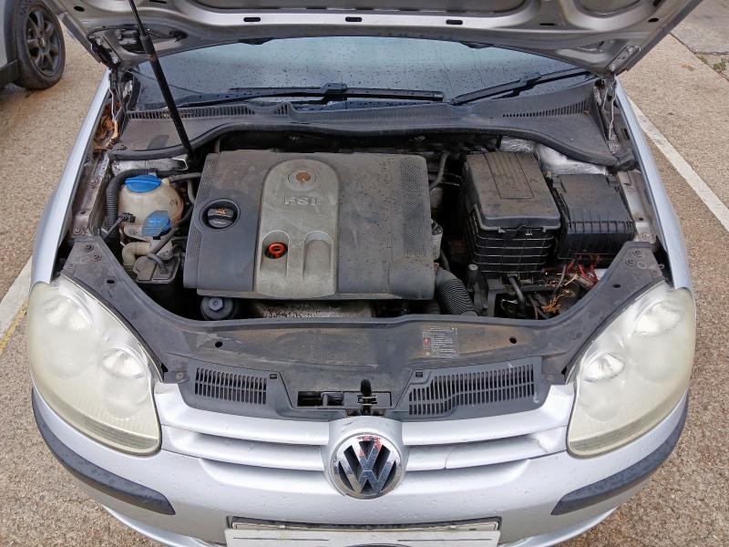 2006 VOLKSWAGEN GOLF FSI S 