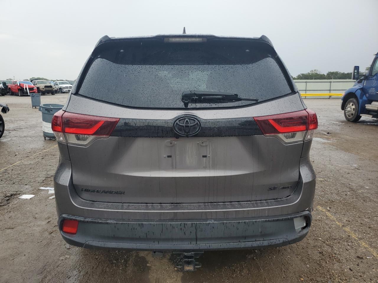2019 Toyota Highlander Se VIN: 5TDJZRFH5KS989828 Lot: 71830165