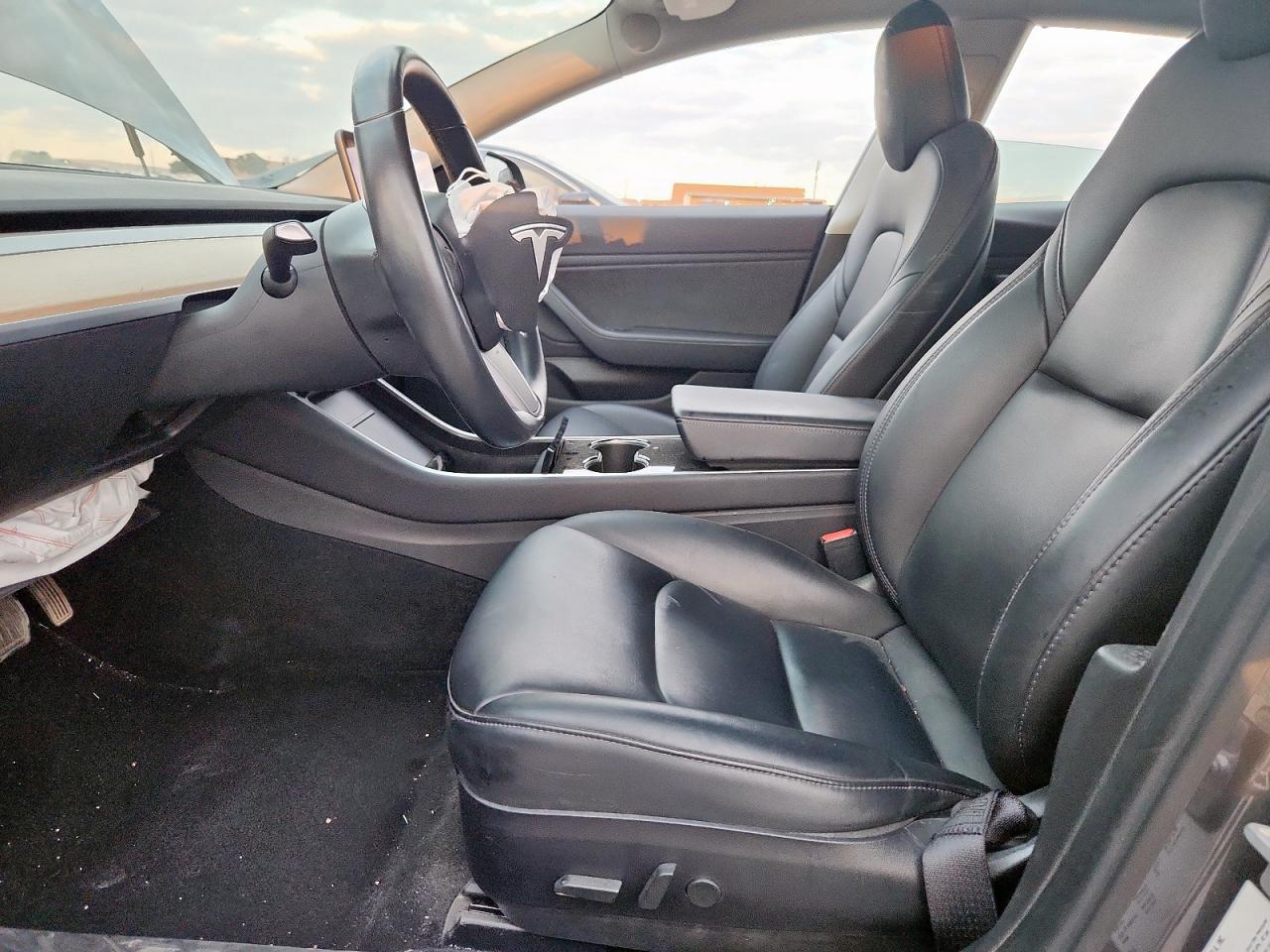 2019 Tesla Model 3 VIN: 5YJ3E1EB2KF194694 Lot: 81819135