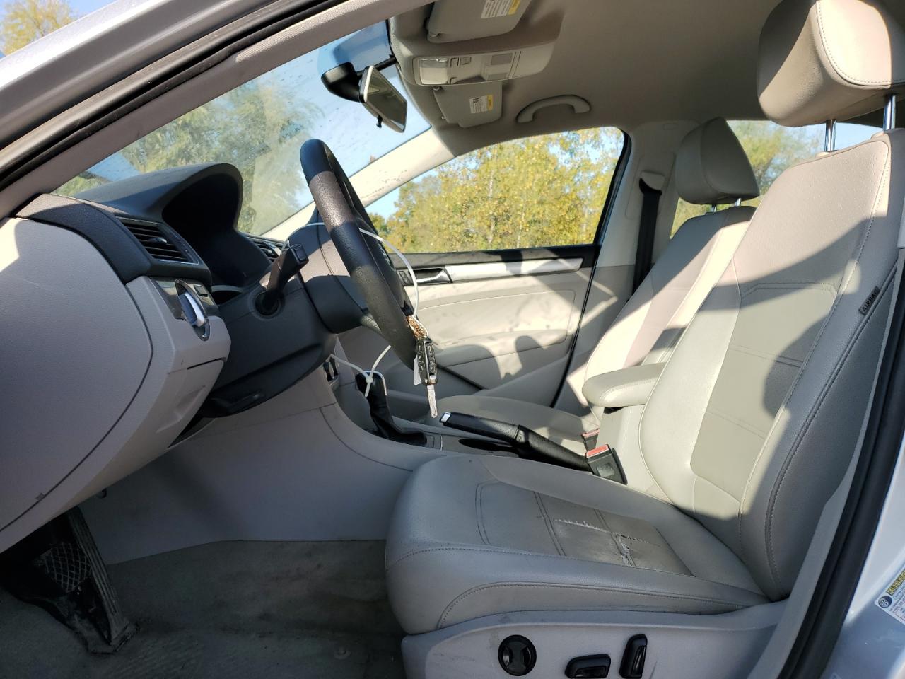 2013 Volkswagen Passat S VIN: 1VWAH7A30DC137939 Lot: 81286405