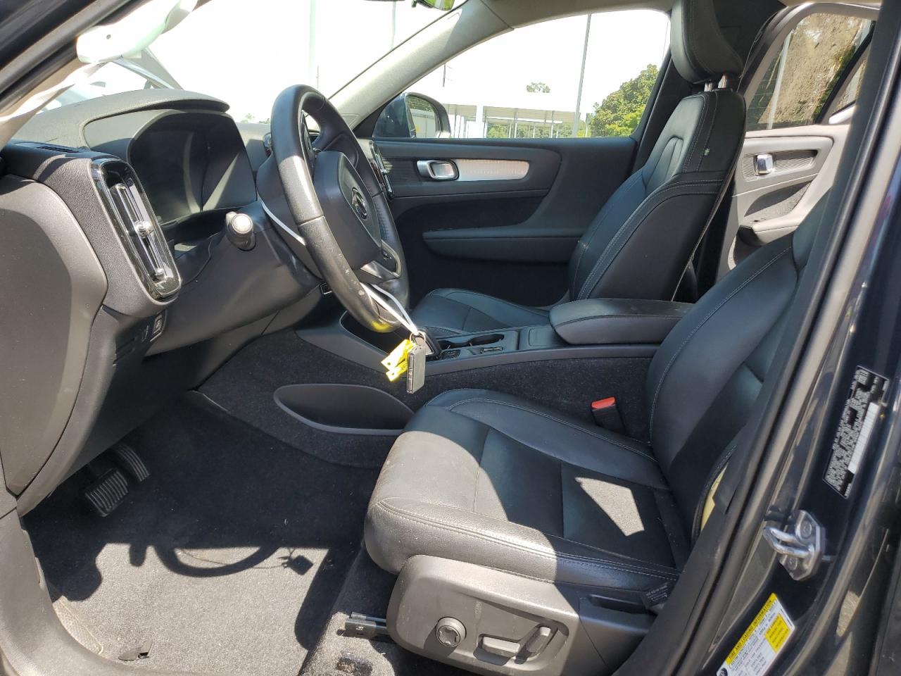 2021 Volvo Xc40 T5 Momentum VIN: YV4162UK4M2404775 Lot: 72052835