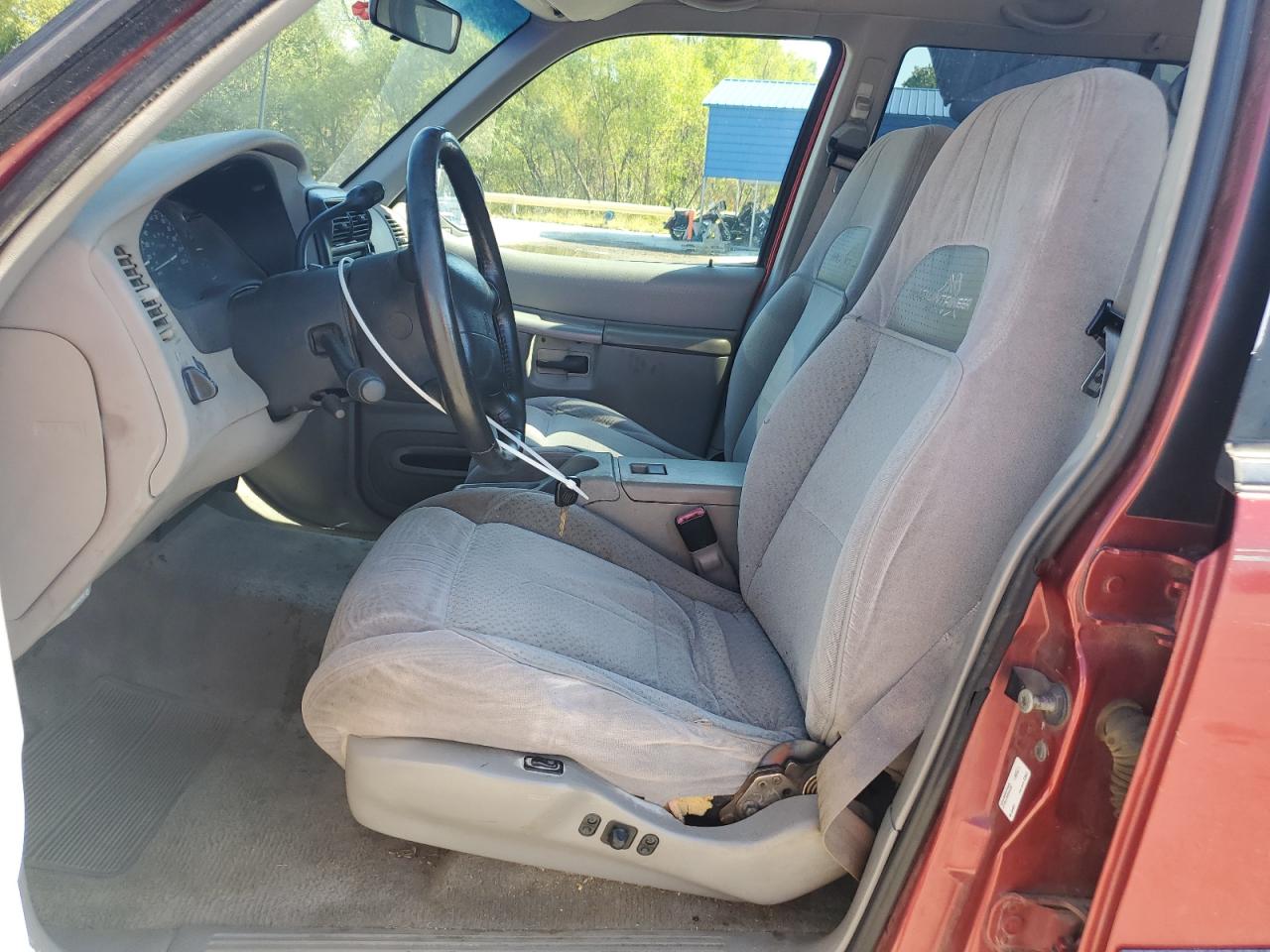 1998 Mercury Mountaineer VIN: 4M2ZU55PXWUJ40471 Lot: 84384285