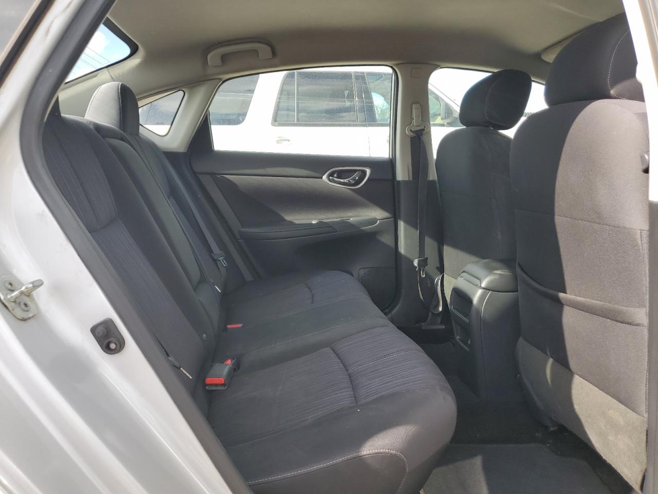 2017 Nissan Sentra S VIN: 3N1AB7AP4HL695409 Lot: 81566615
