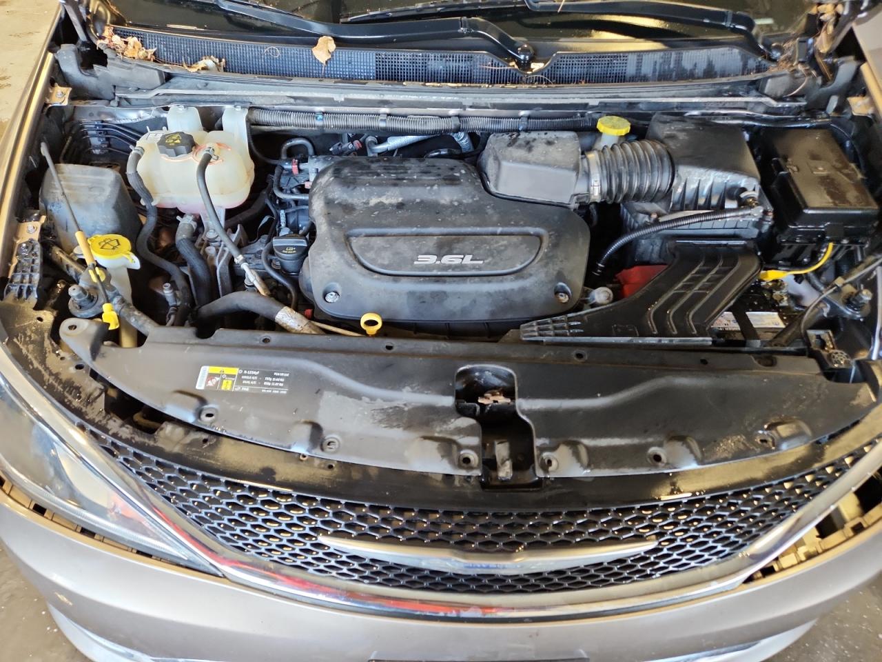 2017 Chrysler Pacifica Touring L VIN: 2C4RC1BG8HR591212 Lot: 83936295