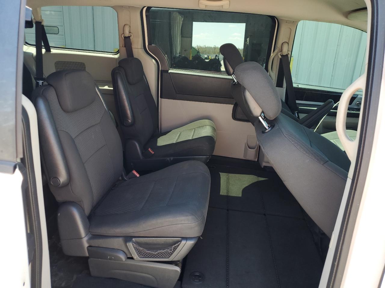 2010 Dodge Grand Caravan Sxt VIN: 2D4RN5D10AR460200 Lot: 71303905