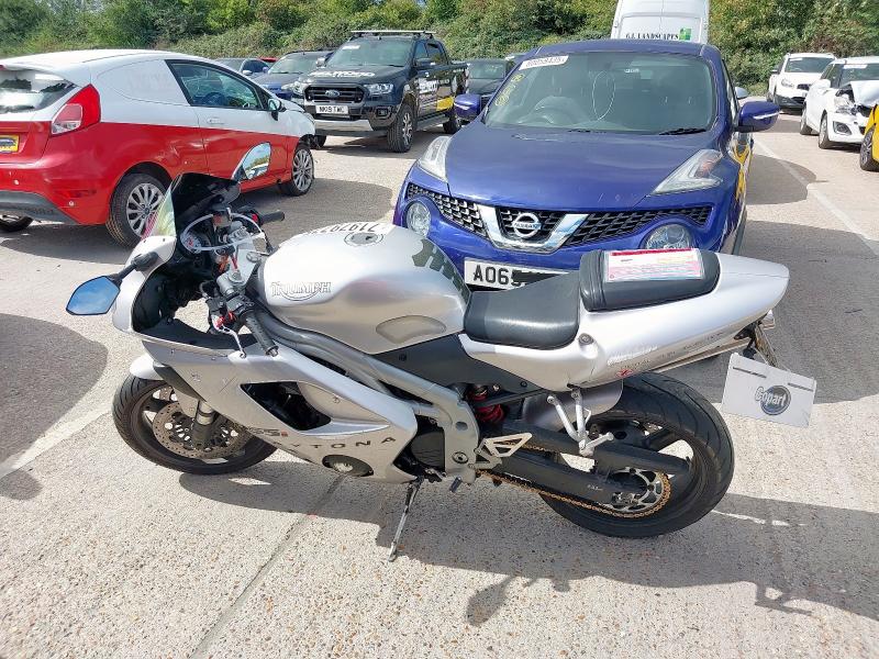 2001 TRIUMPH DAYTONA 955I  for sale at Copart SANDWICH