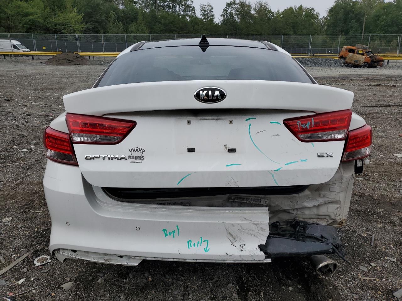 2016 Kia Optima Ex VIN: 5XXGU4L37GG010498 Lot: 81888195