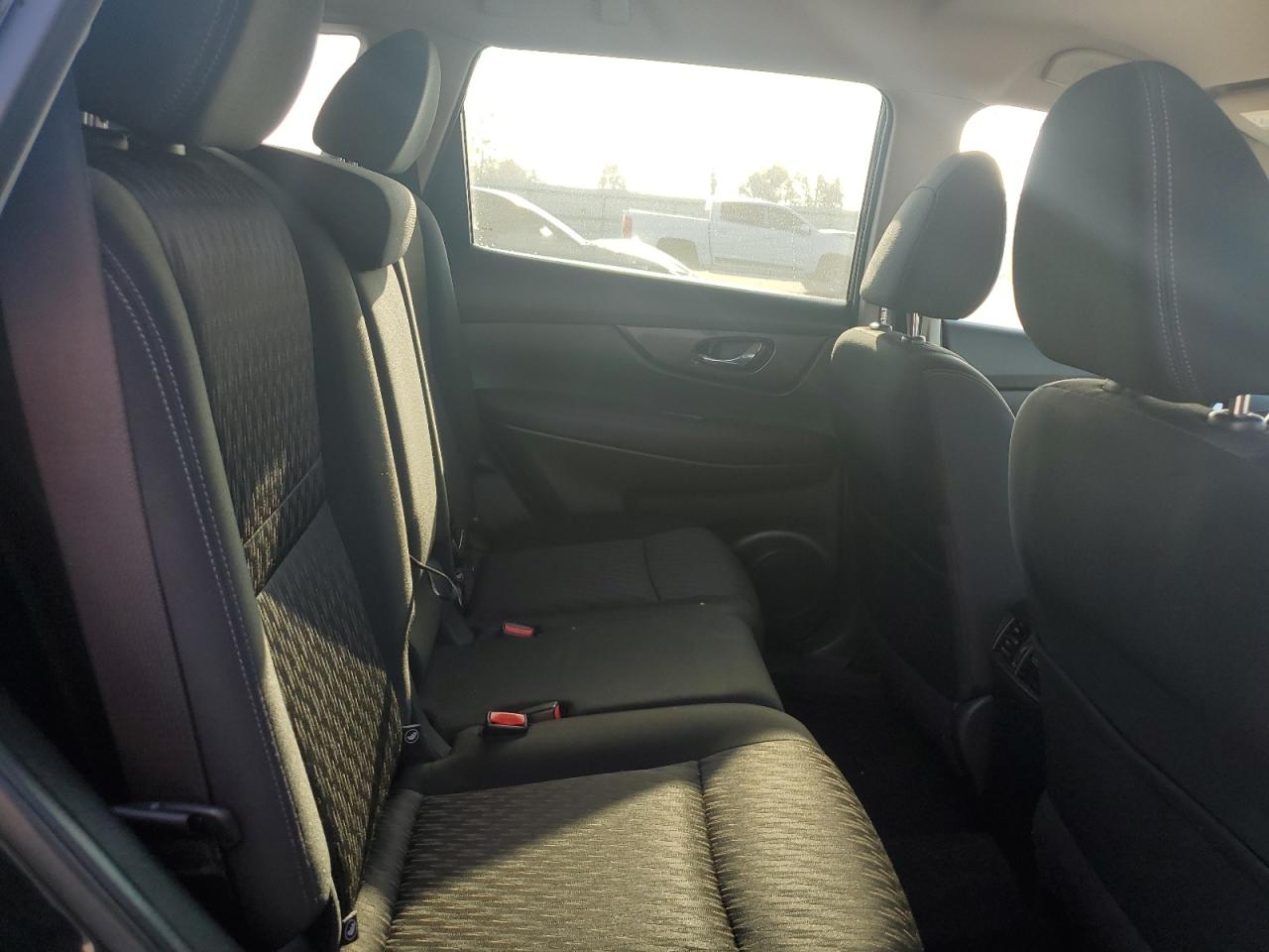 2019 Nissan Rogue S VIN: KNMAT2MTXKP525671 Lot: 81732695