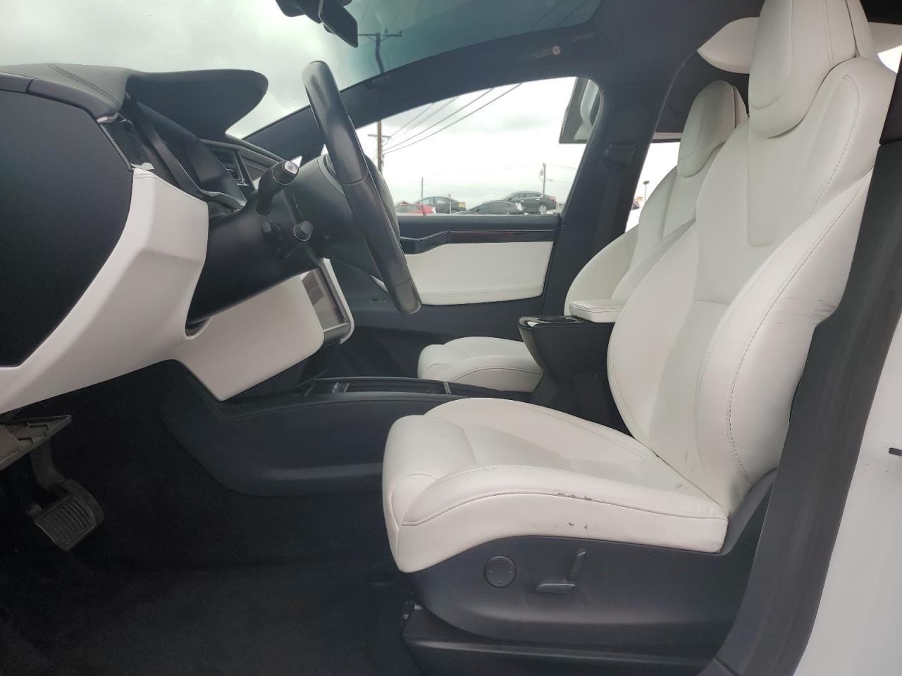 2019 Tesla Model X VIN: 5YJXCBL2XK1214218 Lot: 81521415
