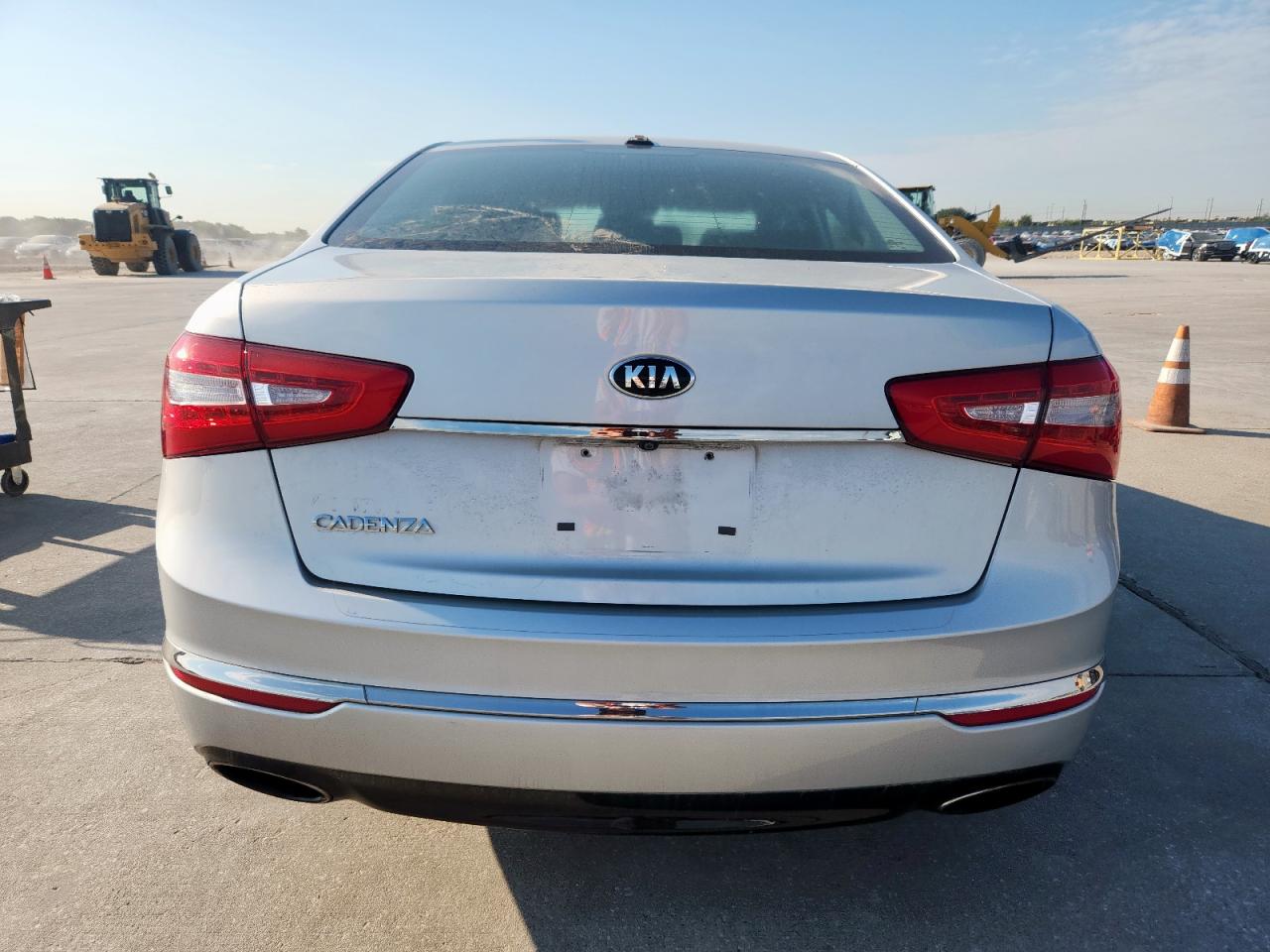 2016 Kia Cadenza Luxury VIN: KNALN4D77G5215365 Lot: 84632635