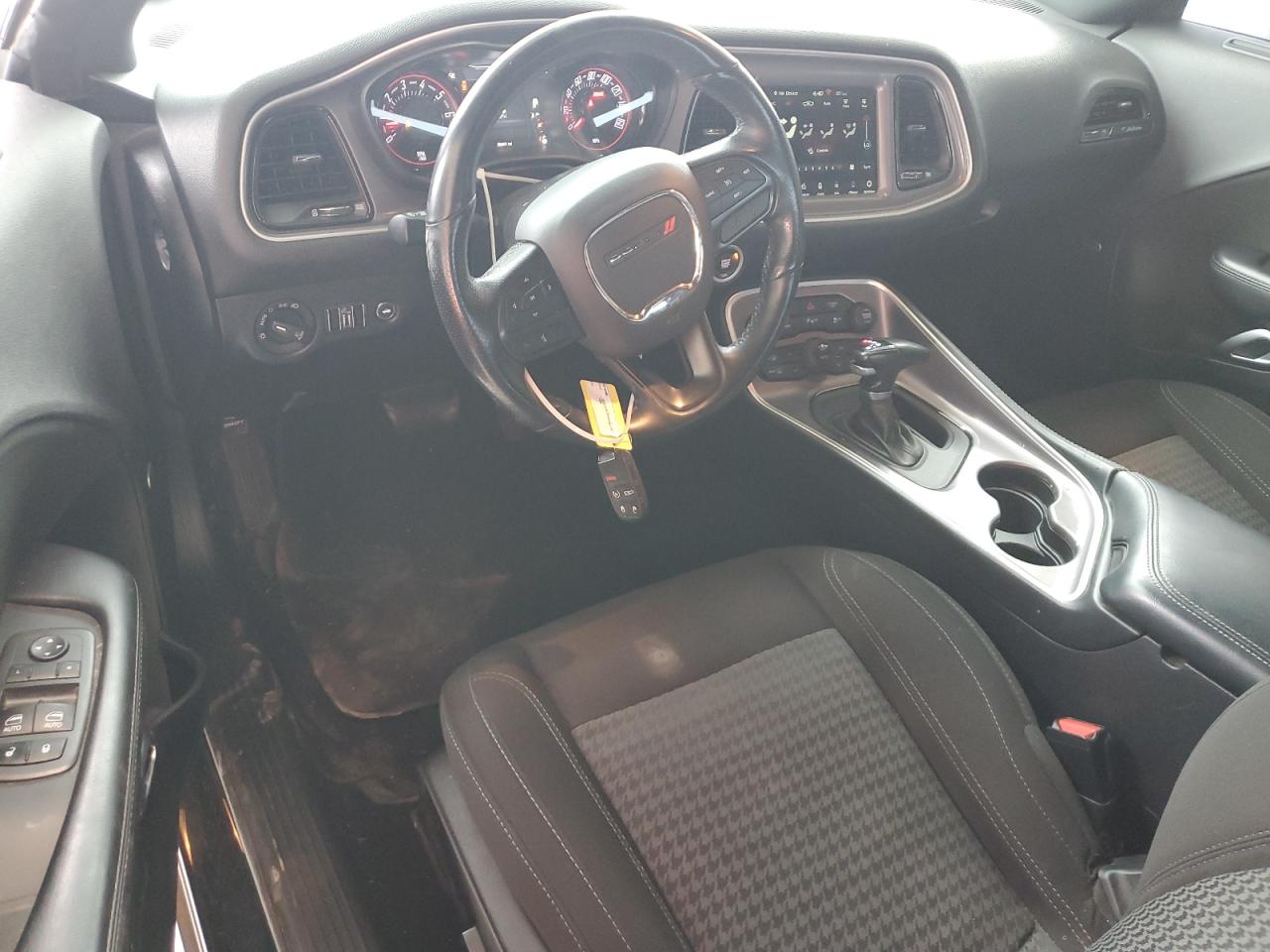 2022 Dodge Challenger Sxt VIN: 2C3CDZAG0NH233515 Lot: 71951475