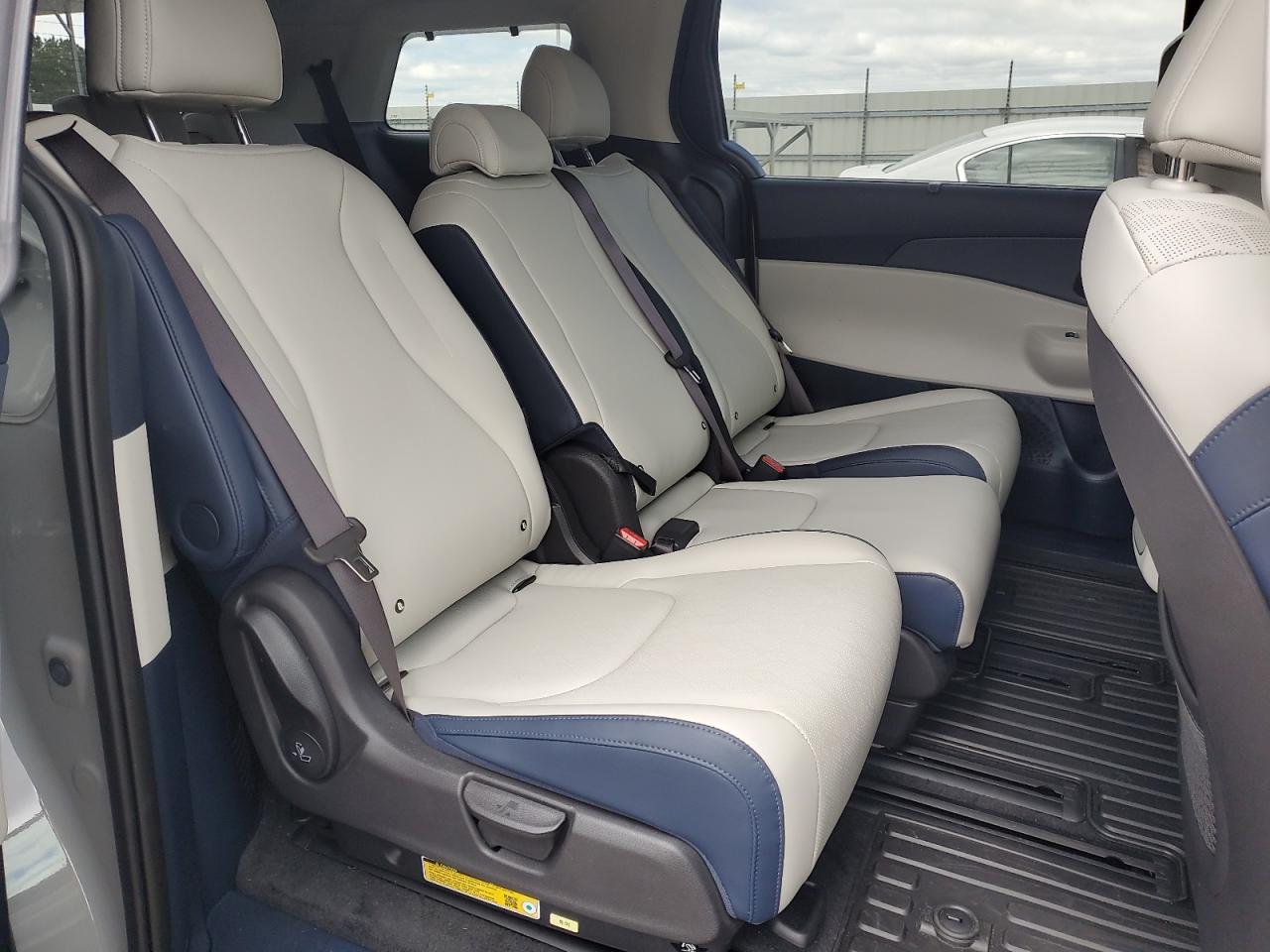 2025 Kia Carnival Ex VIN: KNDNC5KA6S6074569 Lot: 70945035