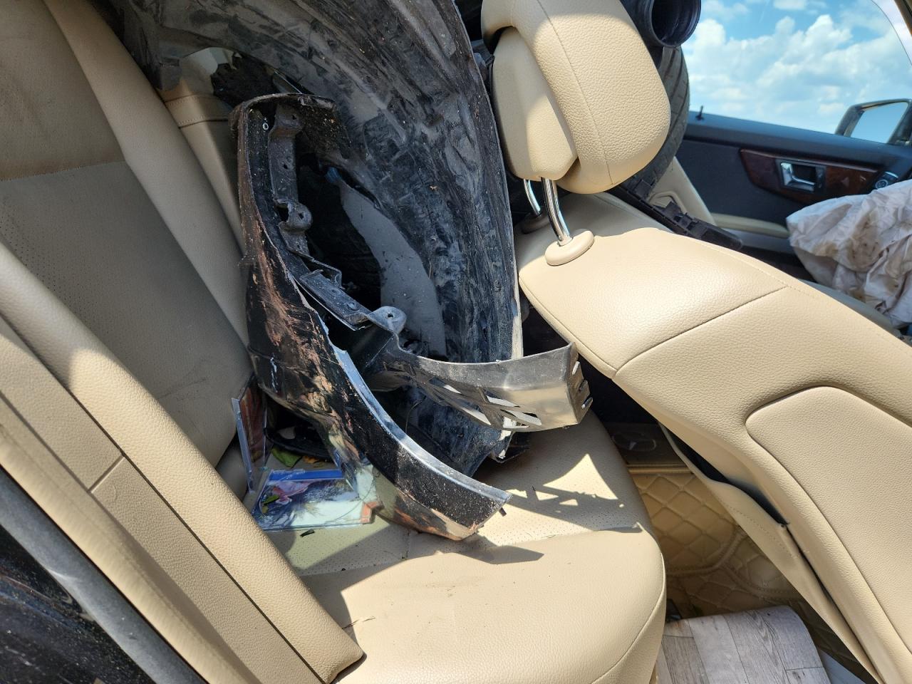 2011 Mercedes-Benz Glk 350 VIN: WDCGG5GB5BF557110 Lot: 81216605