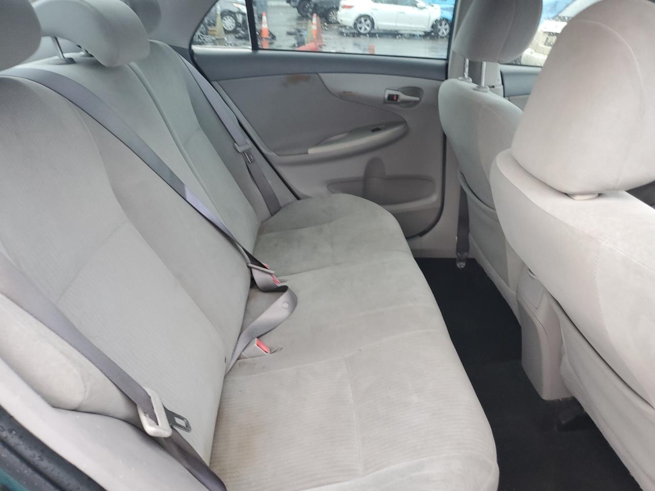 2010 Toyota Corolla Base VIN: 2T1BU4EE2AC290645 Lot: 81820385