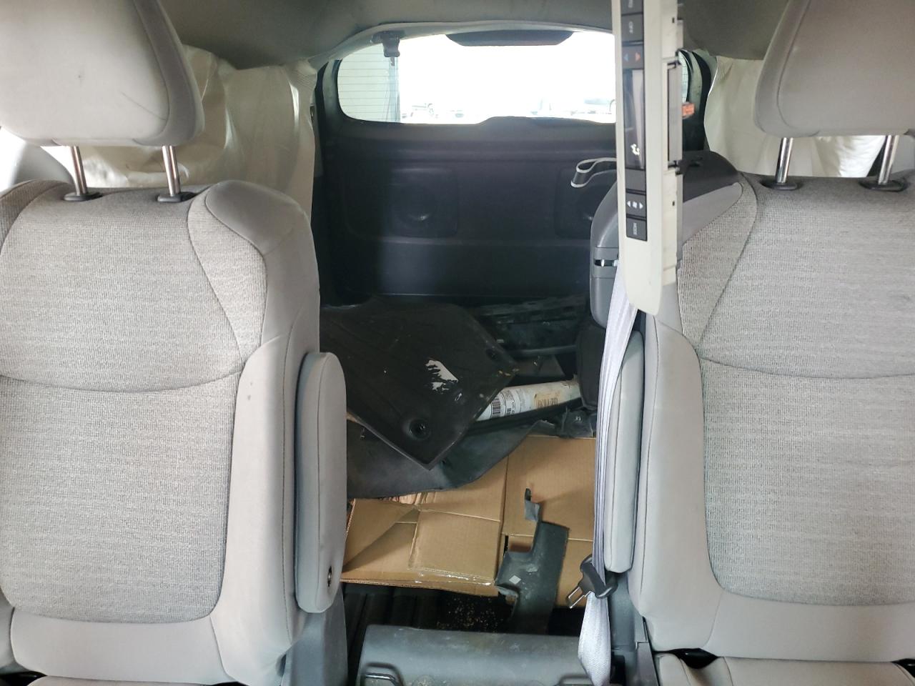 2021 Toyota Sienna Le VIN: 5TDKRKEC3MS070463 Lot: 71893205