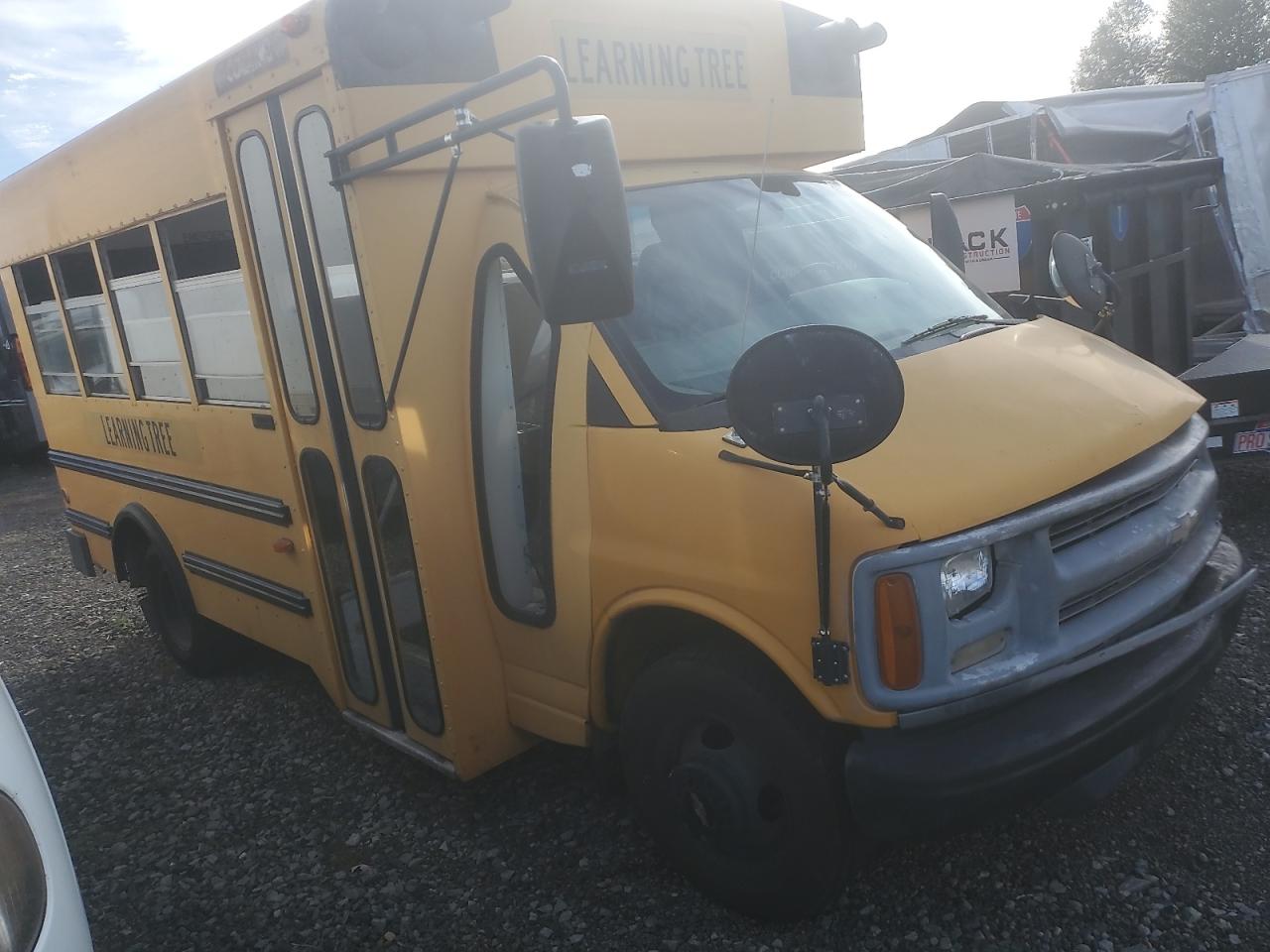2001 Chevrolet Express Cutaway G3500 VIN: 1GBHG31F411128731 Lot: 81063755