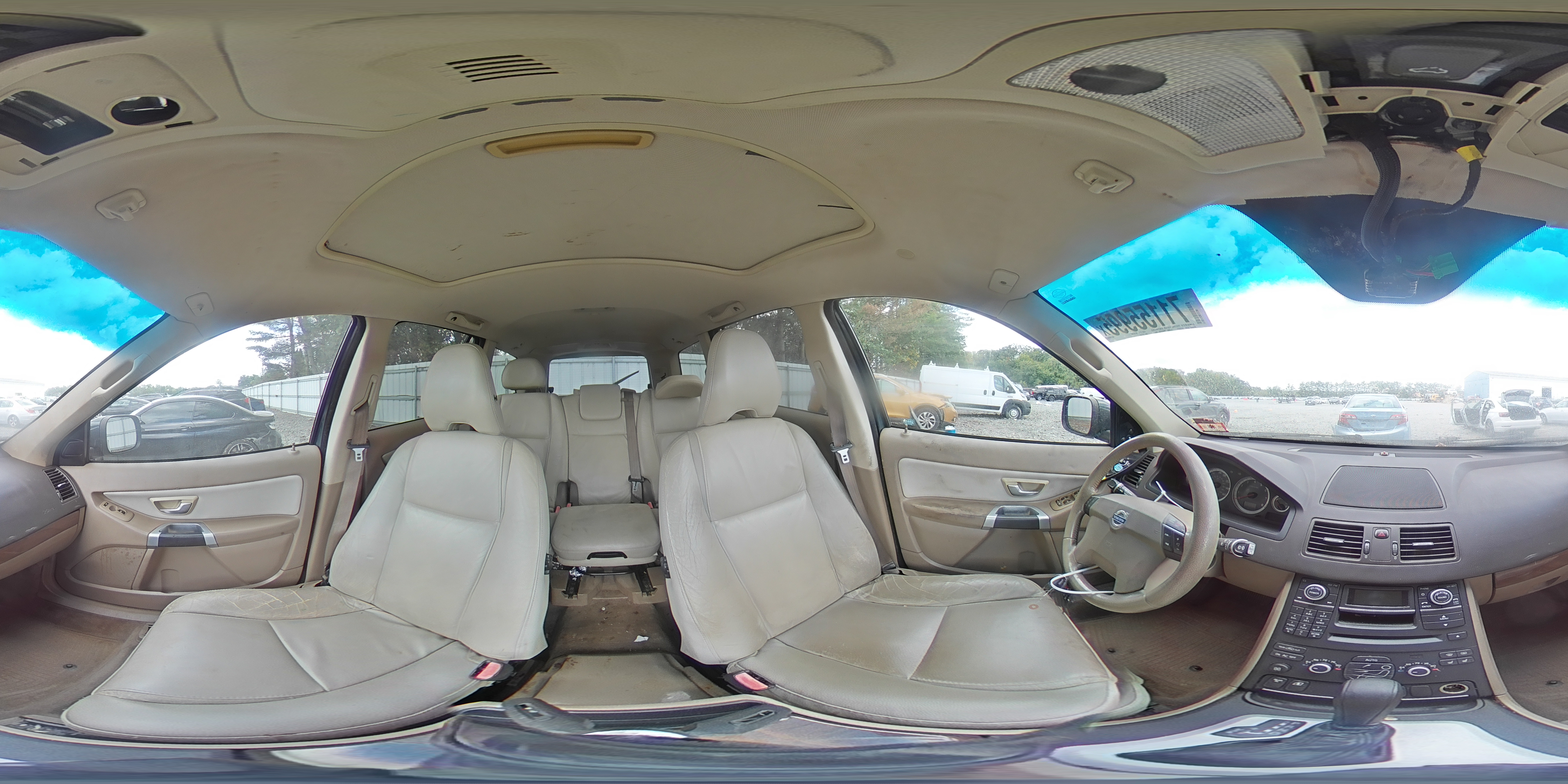 2011 Volvo Xc90 3.2 VIN: YV4952CZ8B1577125 Lot: 71155995