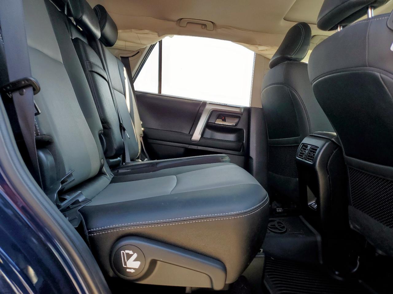 2021 Toyota 4Runner Sr5 VIN: JTEFU5JRXM5250407 Lot: 81552535