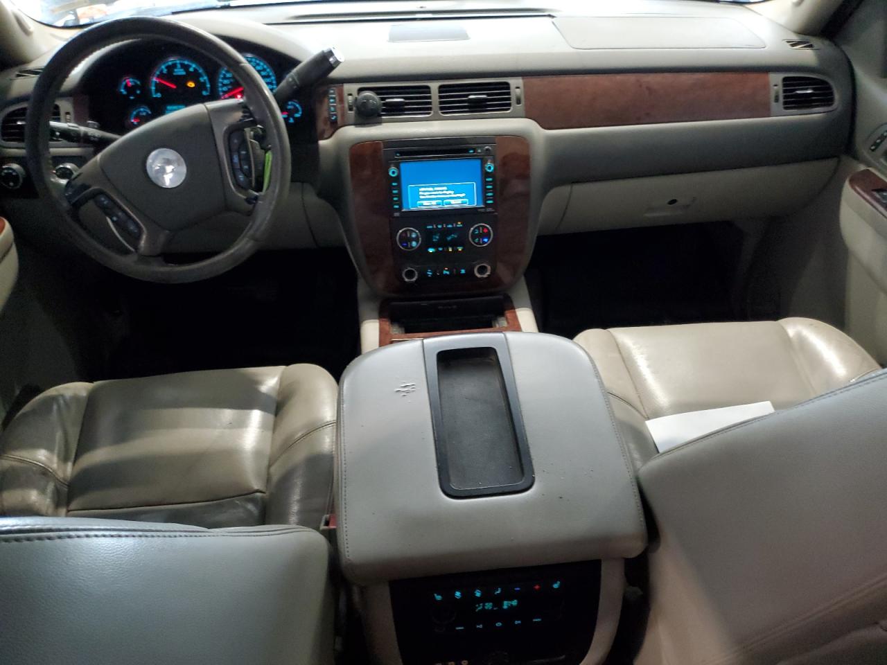 2010 Chevrolet Tahoe K1500 Ltz VIN: 1GNUKCE09AR200496 Lot: 71053915