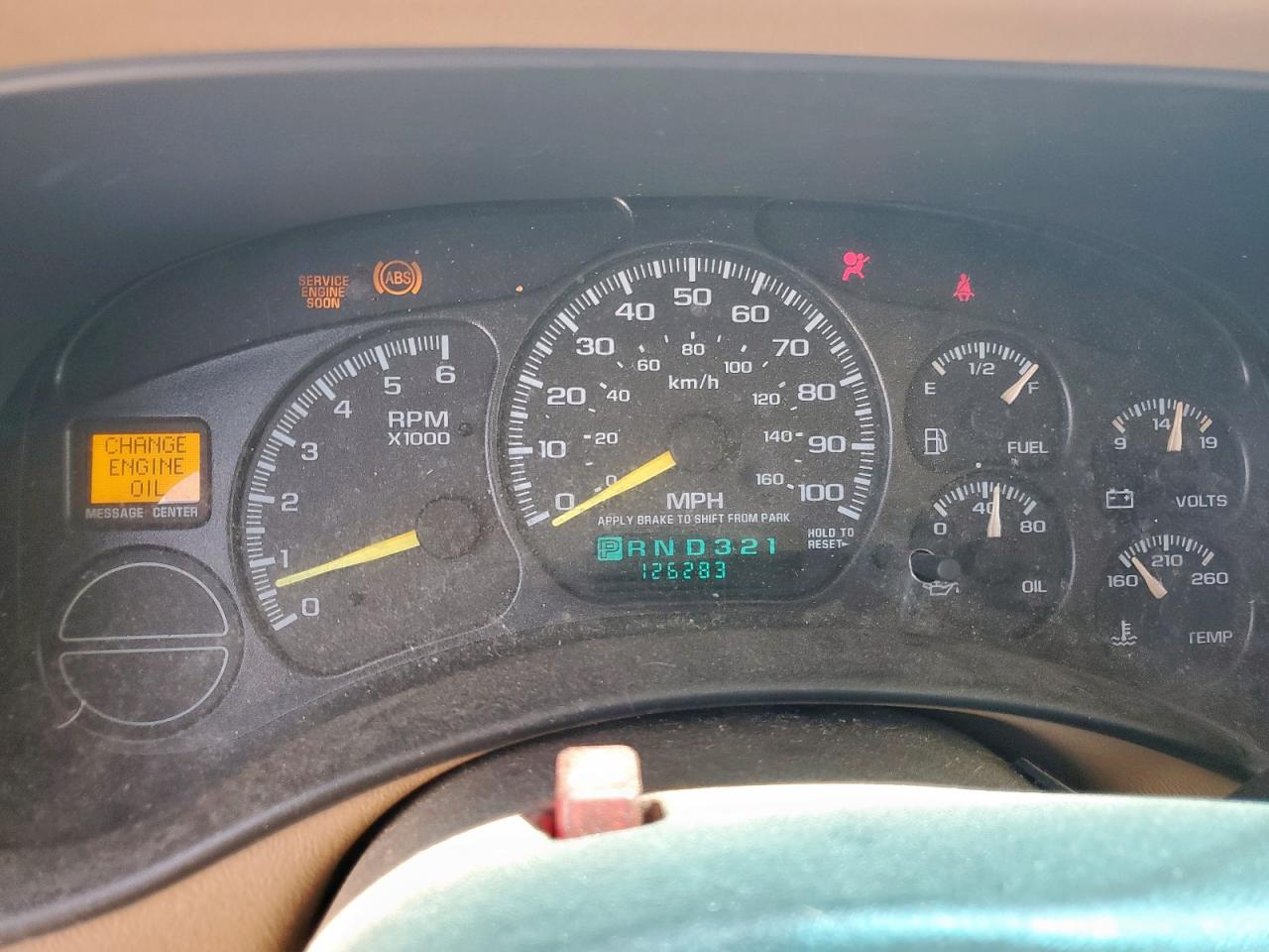 2000 Chevrolet Suburban C1500 VIN: 3GNEC16T3YG208182 Lot: 81924095