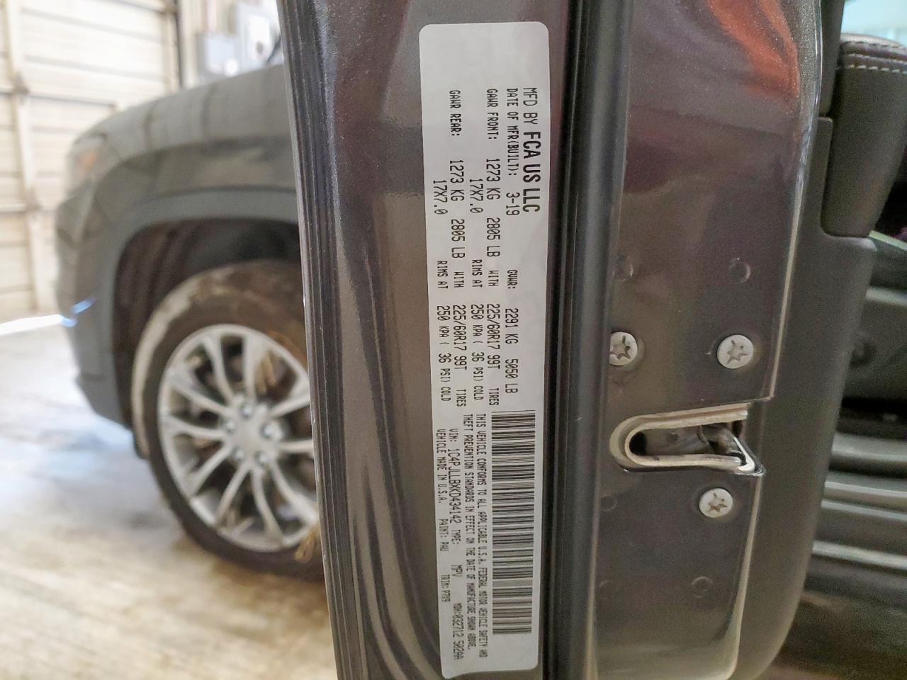 2019 Jeep Cherokee Latitude Plus VIN: 1C4PJLLBXKD434142 Lot: 81287295