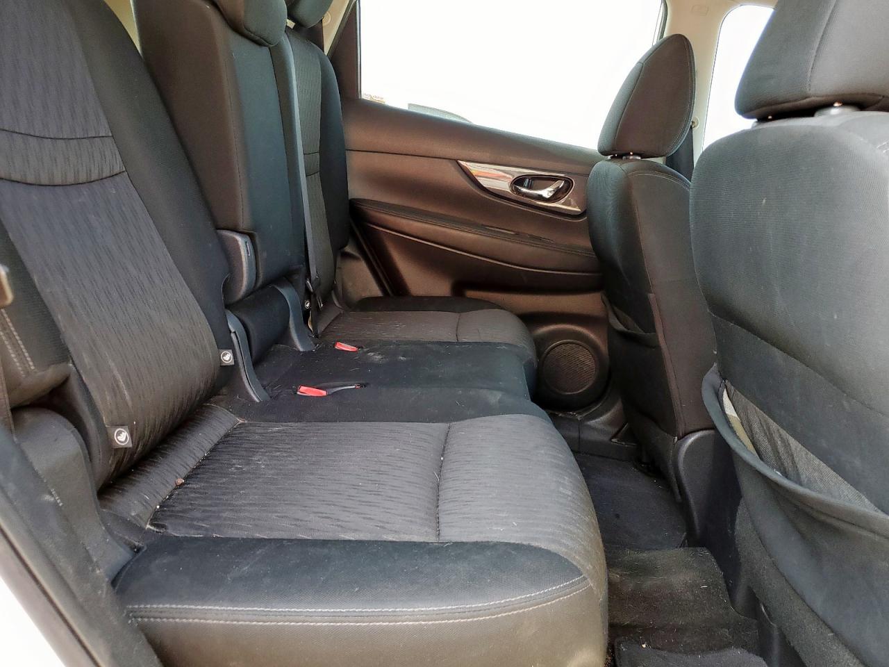 2017 Nissan Rogue S VIN: KNMAT2MT6HP607681 Lot: 72081235