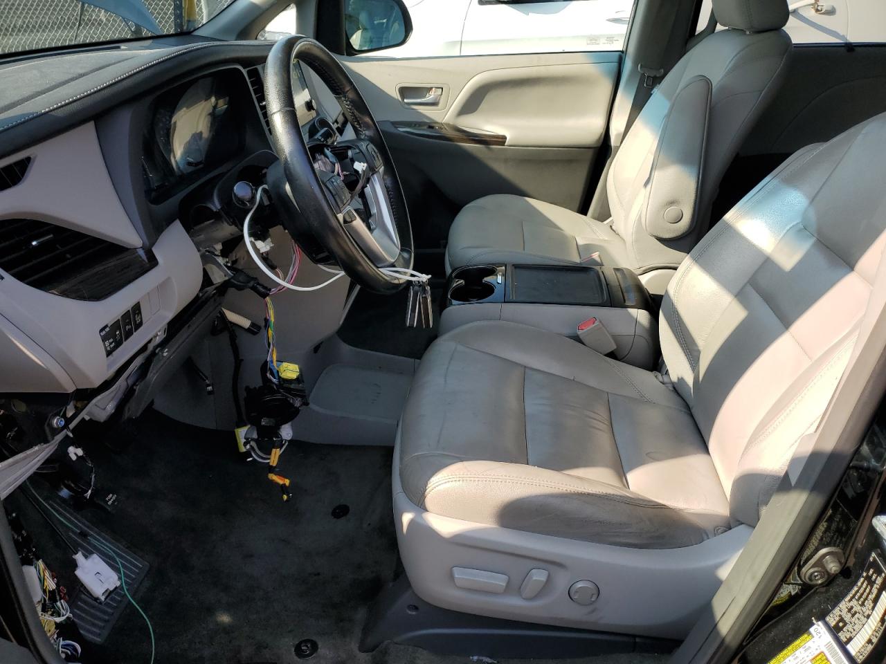 2016 Toyota Sienna Xle VIN: 5TDYK3DC0GS719095 Lot: 81271625