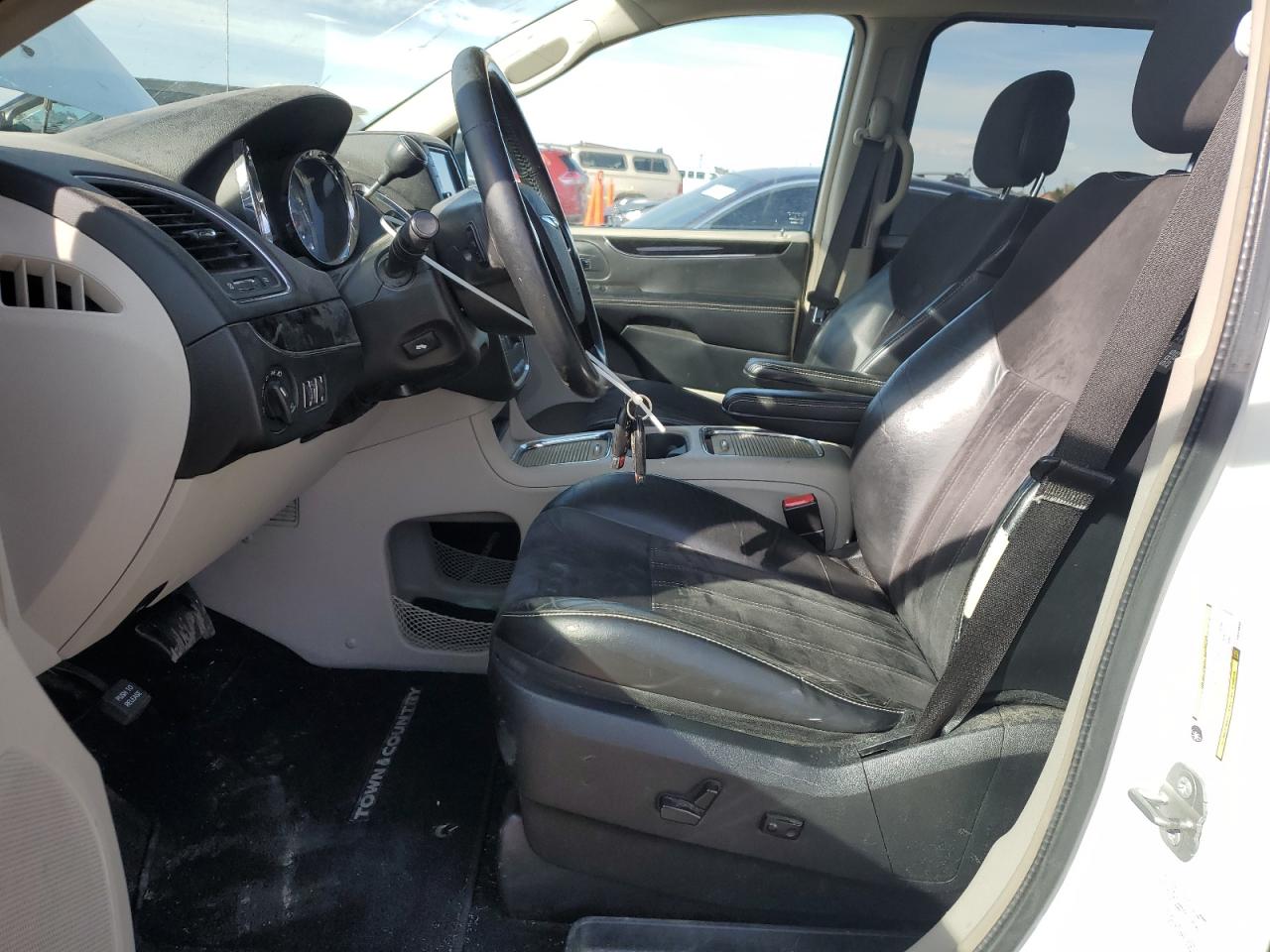 2014 Chrysler Town & Country Touring L VIN: 2C4RC1CG2ER328868 Lot: 82173575