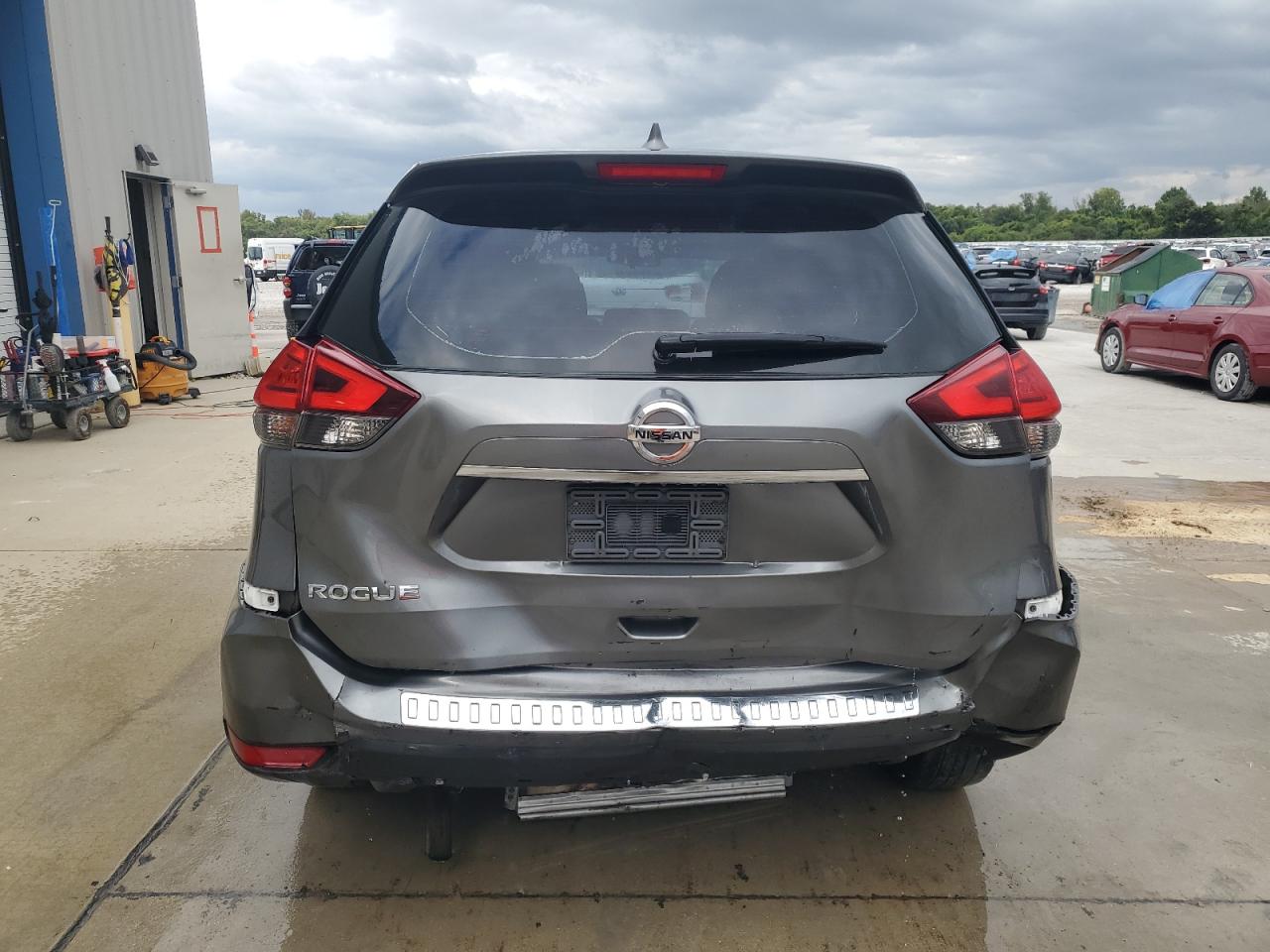 2017 Nissan Rogue S VIN: 5N1AT2MT9HC832583 Lot: 83867265